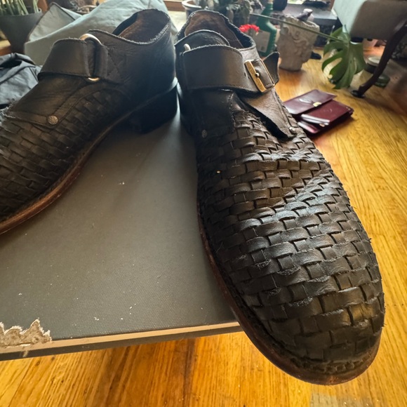 JOHN FLUEVOG - Picture 11 of 14